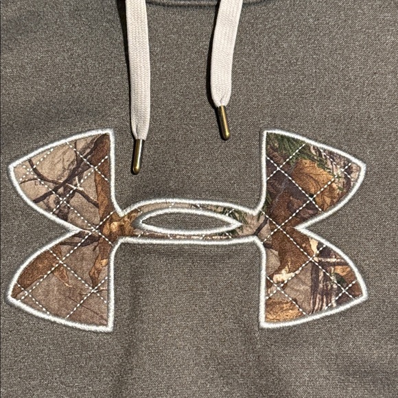 Under Armour Charcoal Hoodie with Camo Details-size 2XL - Picture 2 of 10